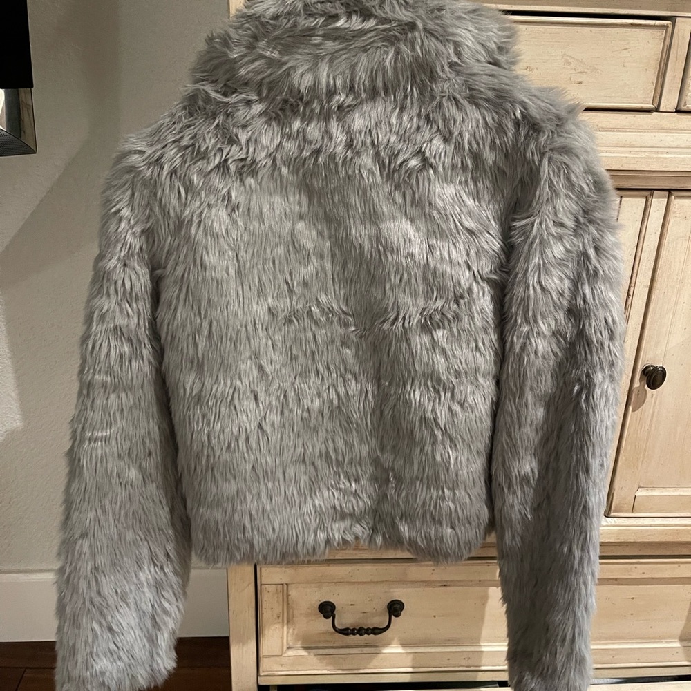 Super Cute Warm Jacket Perfect For Cold Days! - image 2
